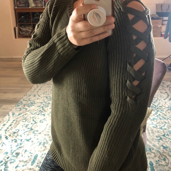 Last 1! SMALL Olive Sassy Sleeve Oversized Sweater - Picture 8 of 8